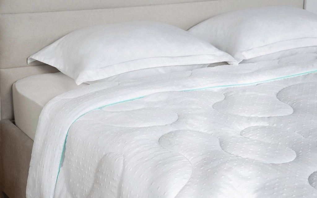 Fenix duvet in a bedroom interior, view 3
