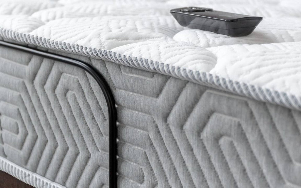Technology Flow mattress in a bedroom interior, view 1