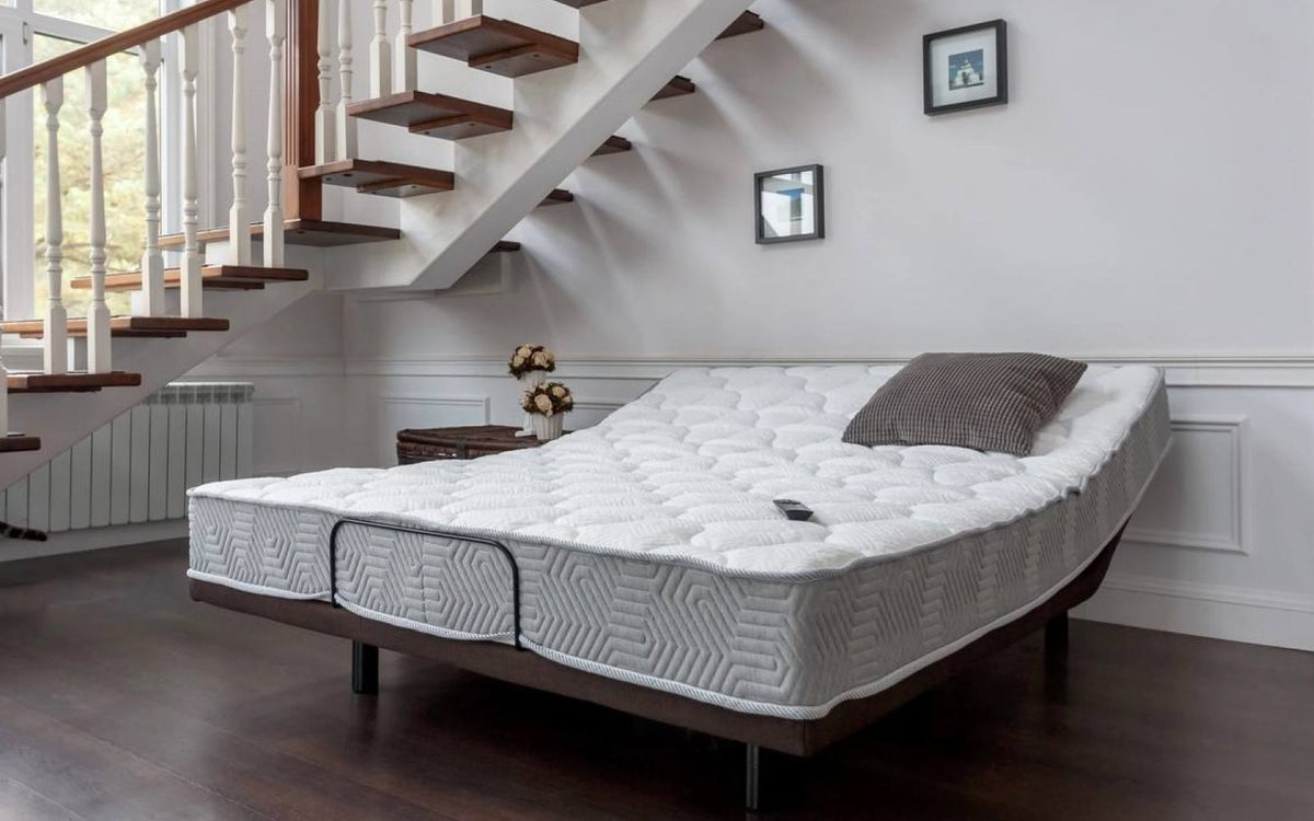 Technology Flow mattress in a bedroom interior, view 2